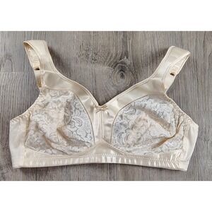 Cabernet Bra Size 36C Cream Full Coverage Wireless Soft Cup Lace Floral Satin